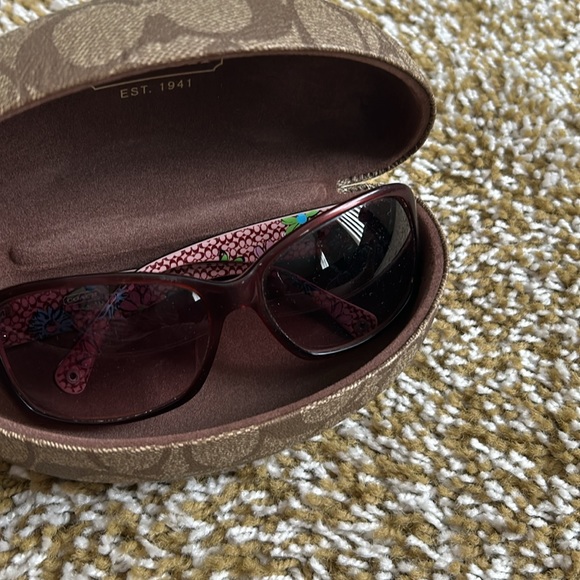 Coach - Picture 2 of 5